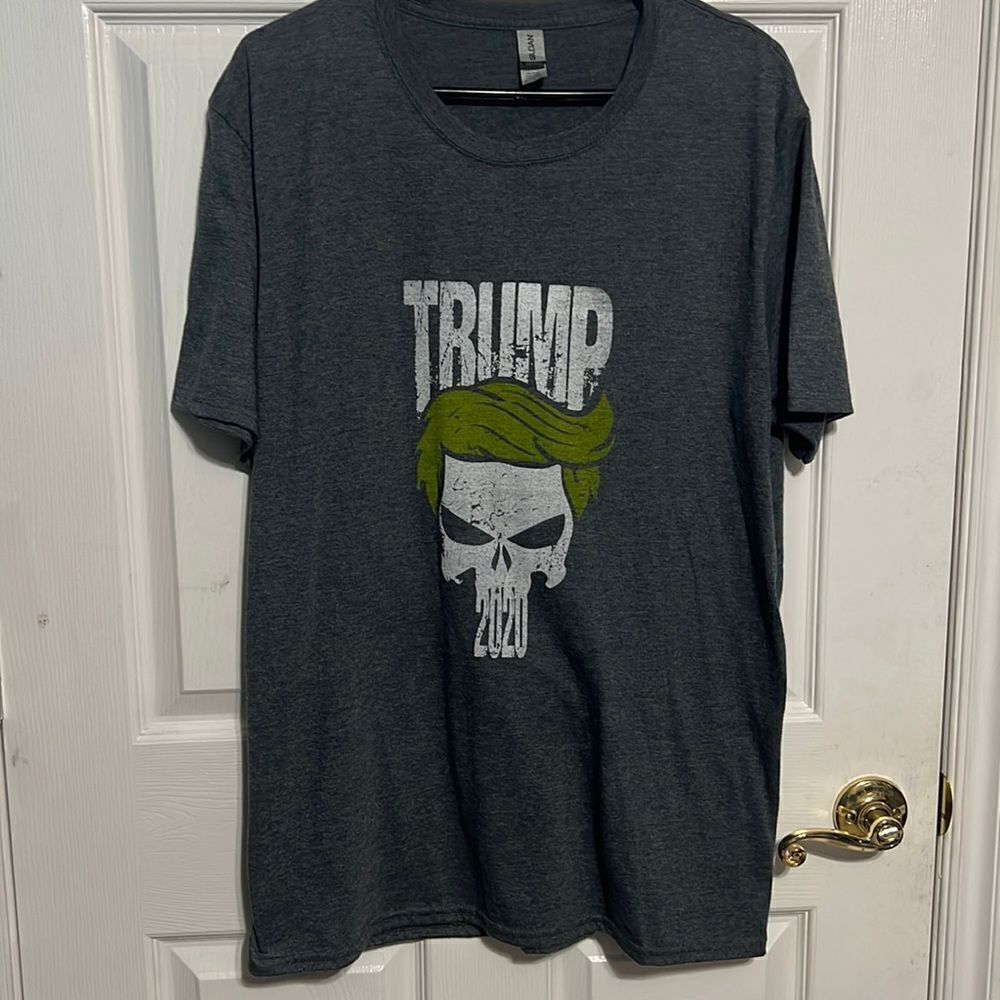 🔥🔥 TRUMP 2020 Graphic Tee Charcoal Gray - Perfect No Flaws - Men Sz XL 🔥🔥